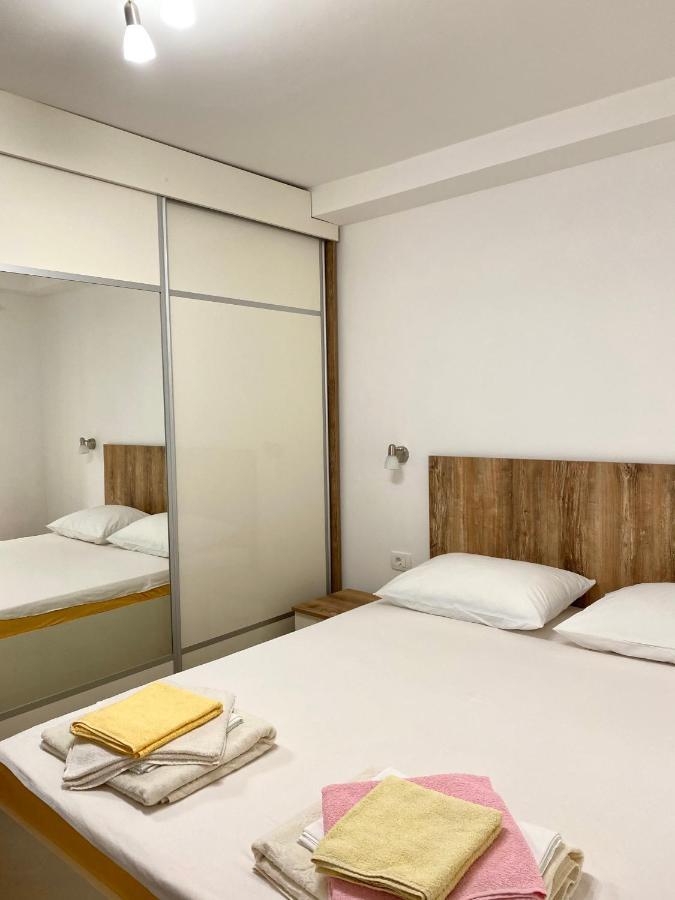 Apartment Jadran เปราสต์ ภายนอก รูปภาพ